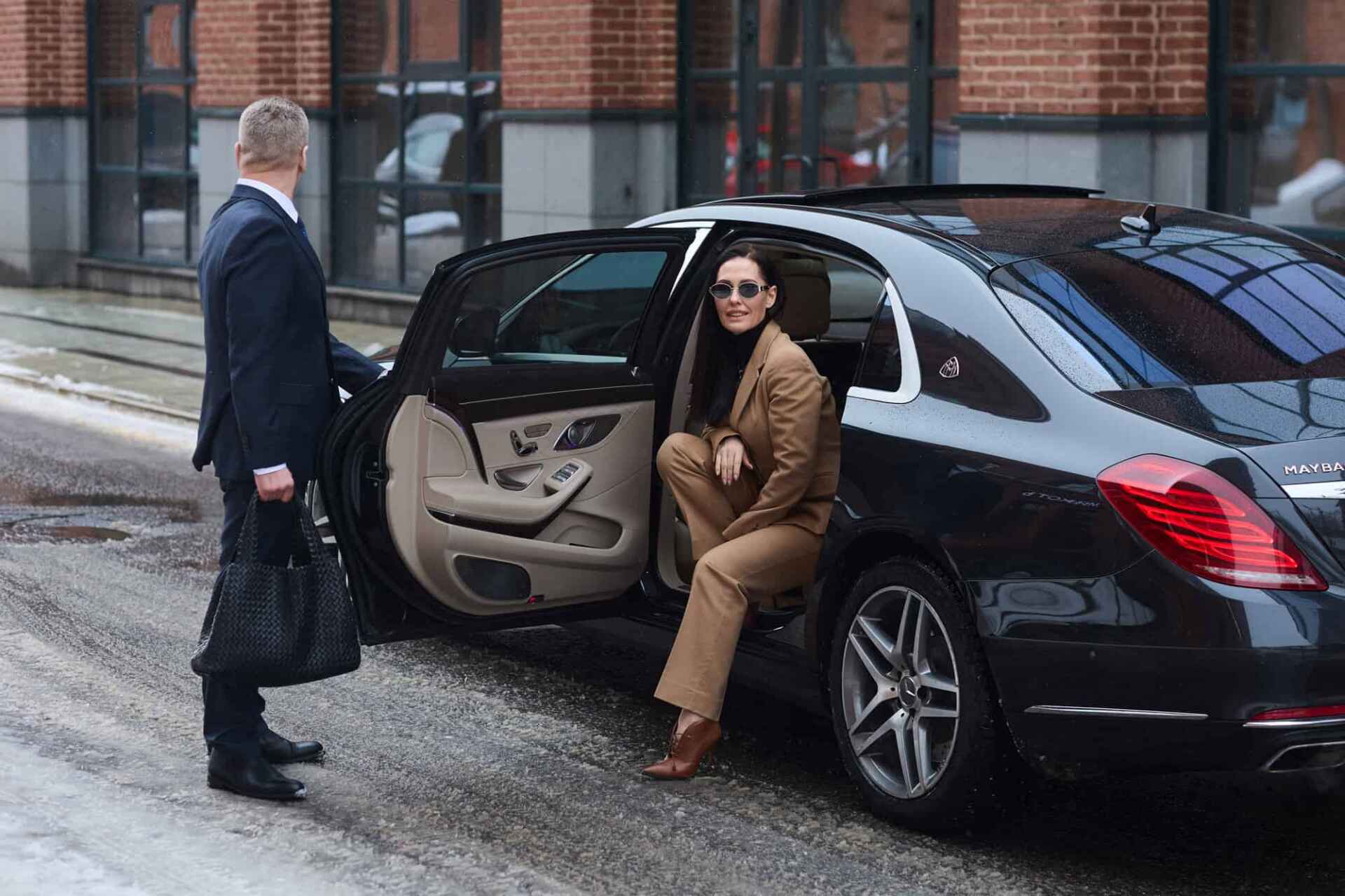 car services from Portsmouth to London